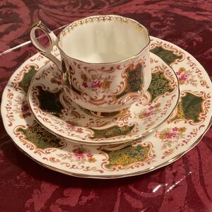 E Lizabethan Elegant Floral Tea Set with Gold Accents 3piece set